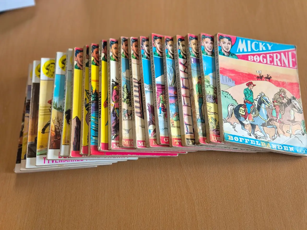Billede 1 - Kaptajn Micky og Coco bøger