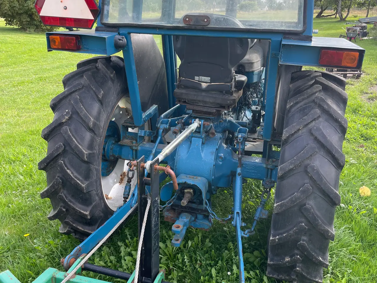 Billede 5 - FORD 3600 Traktor med vejhøvl og bagskovl (rød)