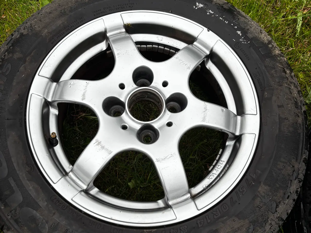 Billede 4 - Alufælge 6x14 ET 38 4x100 dårlige dæk. 