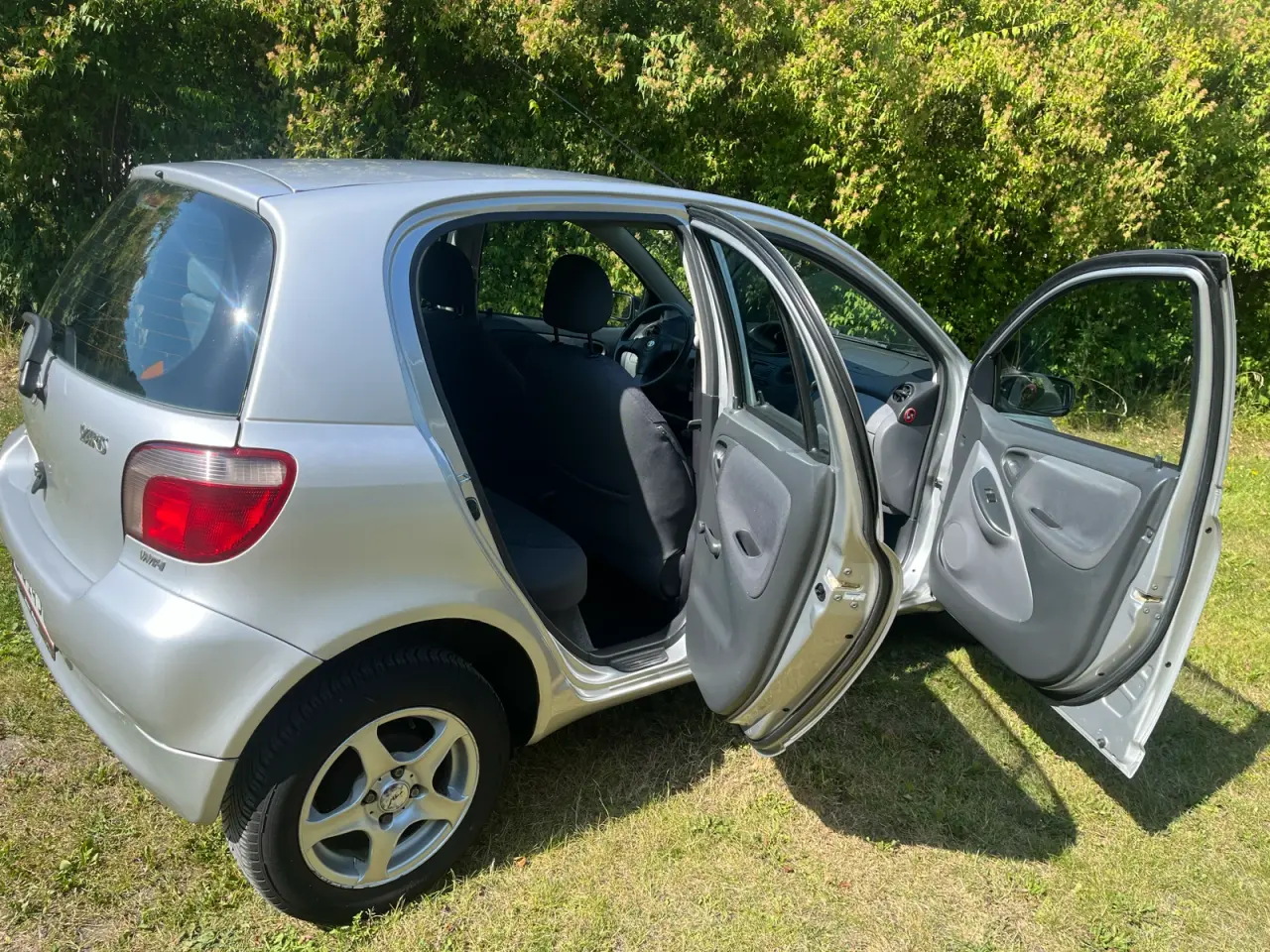 Billede 8 - Toyota Yaris 1,3 årgang 2002benzin kM 129.900