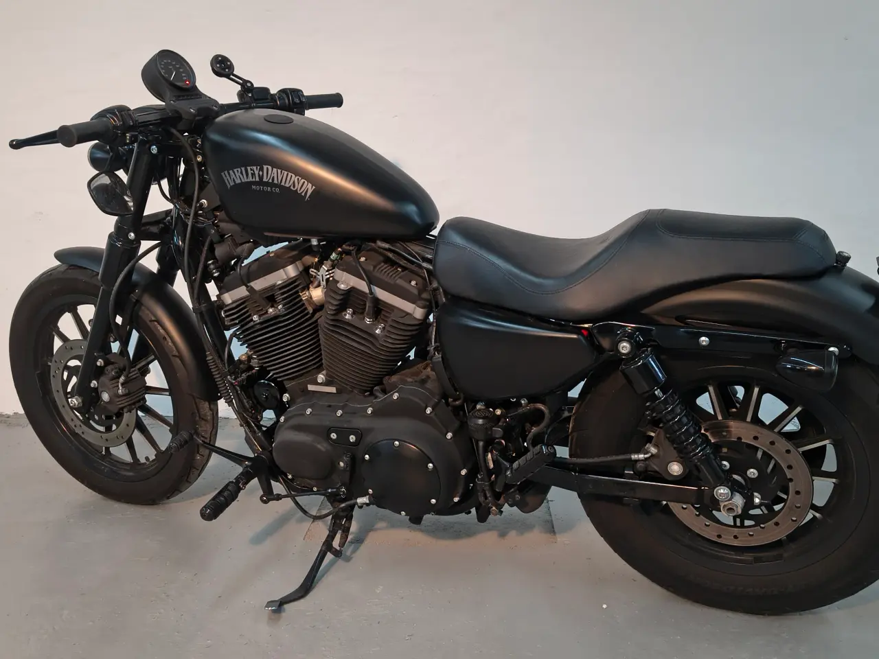 Billede 2 - Flot og velholdt 2012 Harley Davidson XL883N Iron