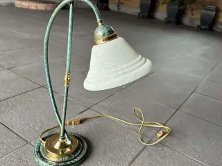 Flotte lamper sælges