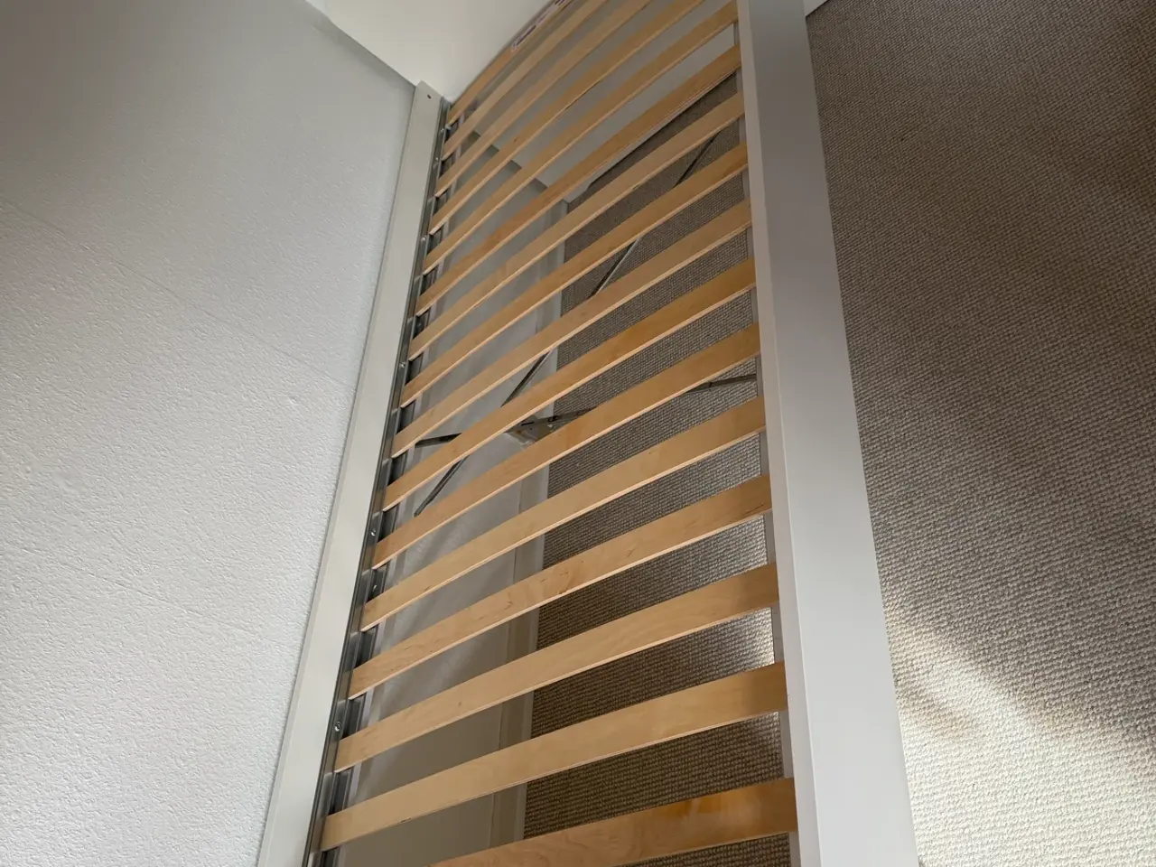 Billede 1 - Ikea Hvidt sengestel med lamelbund