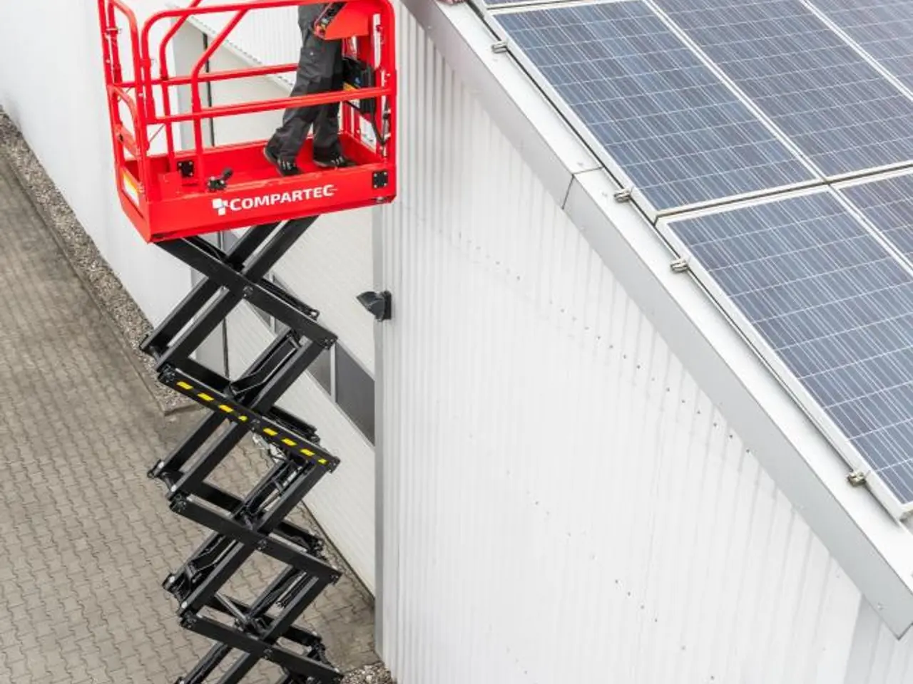 Billede 3 - MaxLine Elektrisk Sakselift - arbejdshøjde 7,8 m