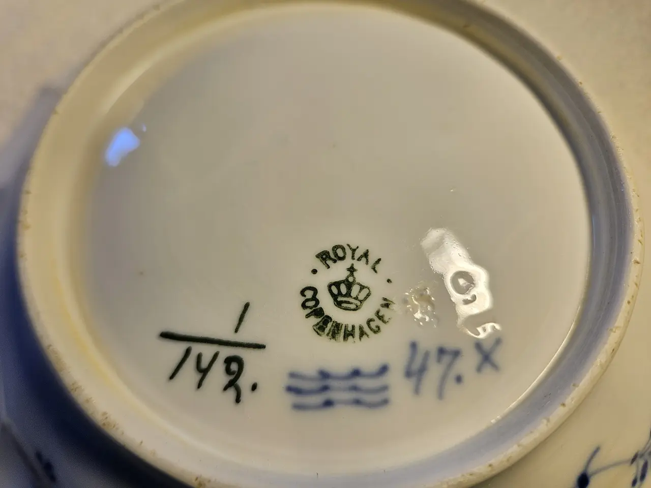 Billede 4 - Royal Copenhagen musselmalet kantede skåle 142/140