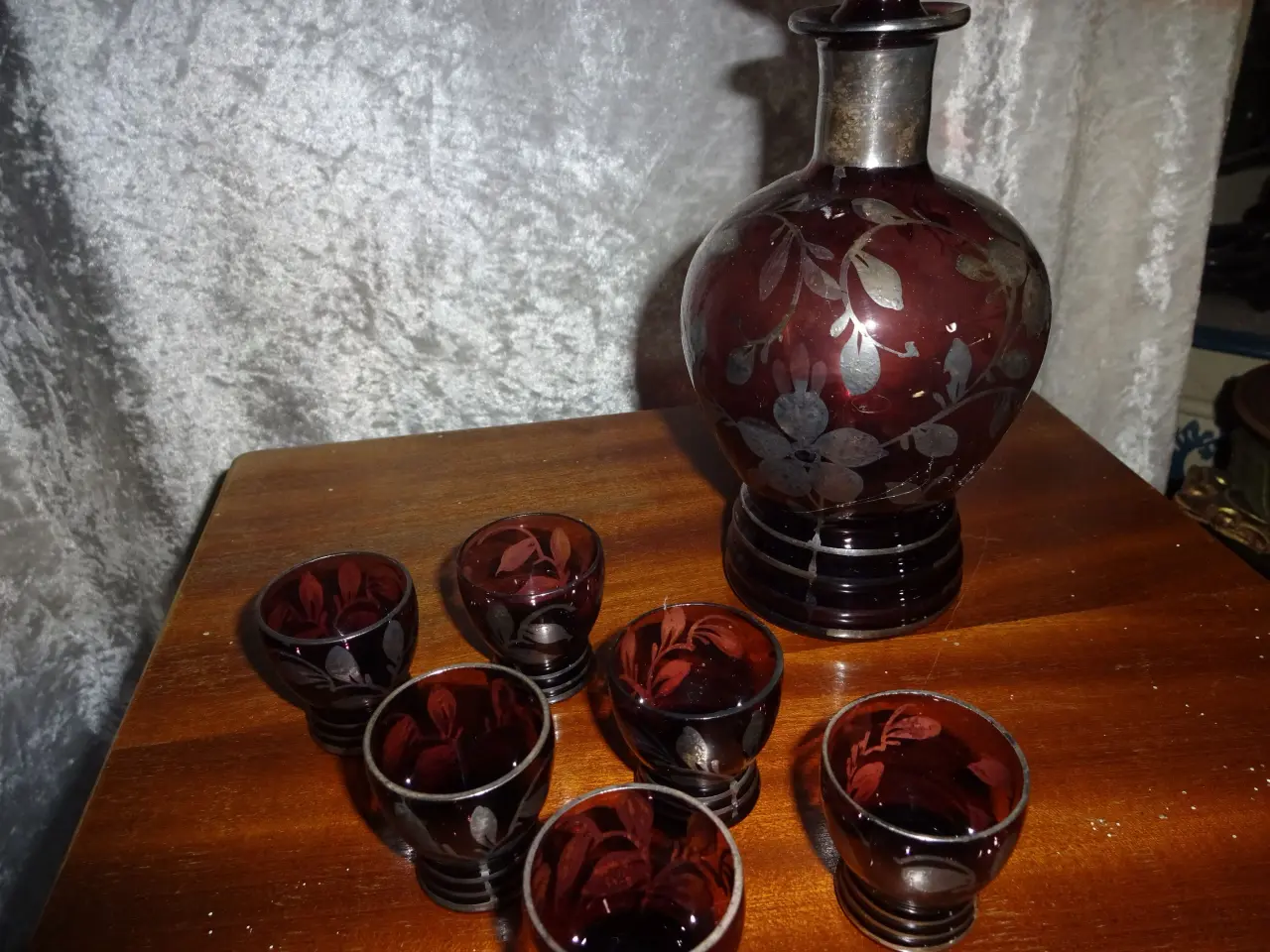 Billede 1 - Smuk lille karaffel med 6 glas