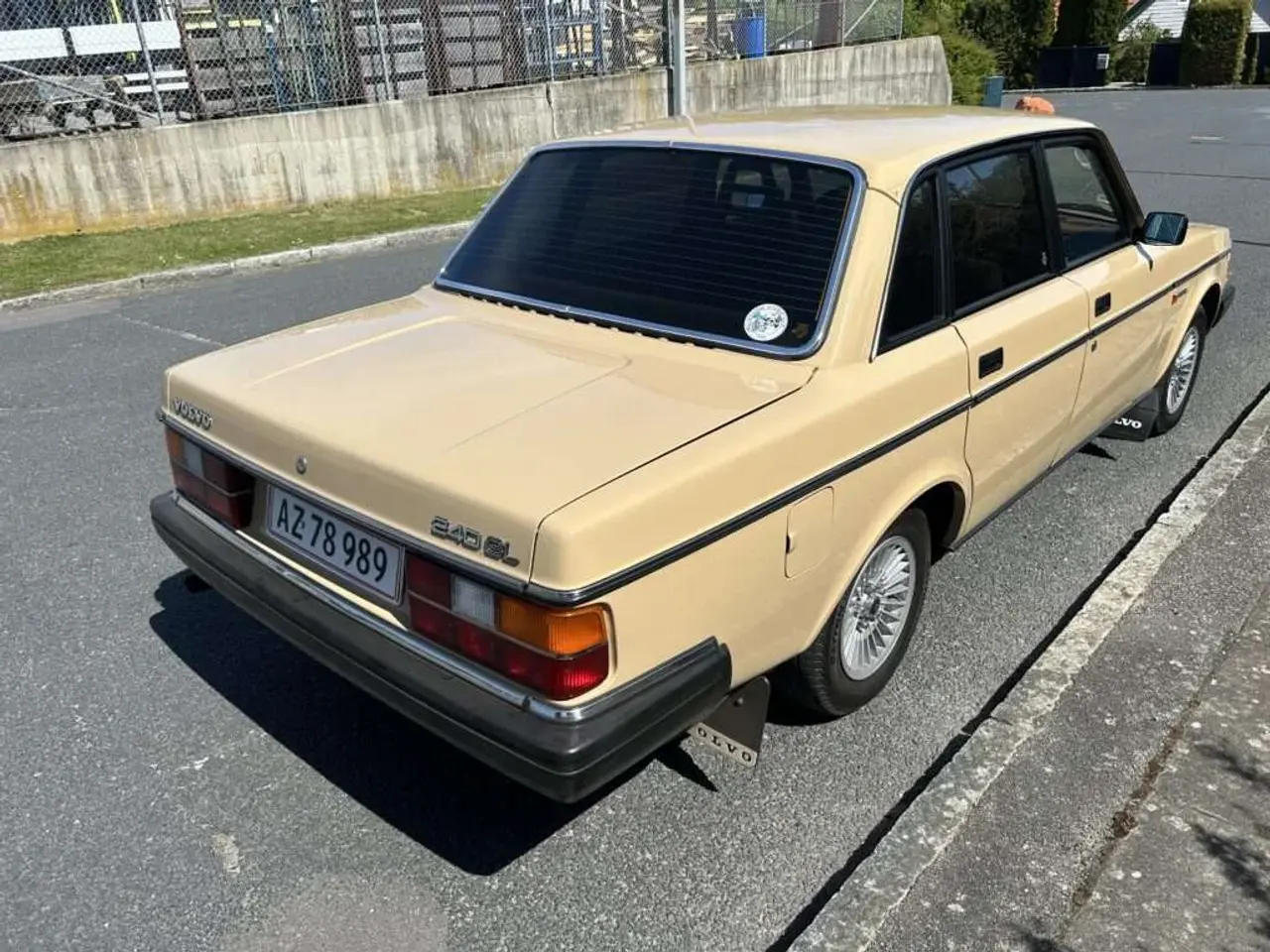 Billede 7 - Volvo 240 GL Aut i helt unik fin stand