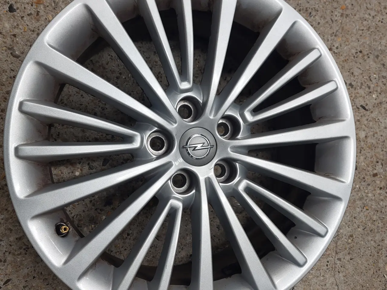 Billede 1 - Originale alu til opel