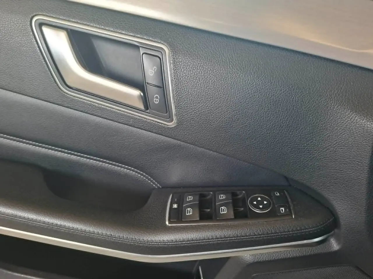 Billede 11 - Mercedes E200 2,2 CDi Avantgarde stc. aut.