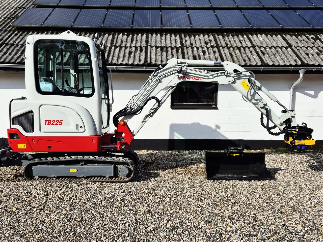 Billede 1 - Takeuchi TB225 / Fabriksny - 2025 / Engcon rotortilt og skovlpakke