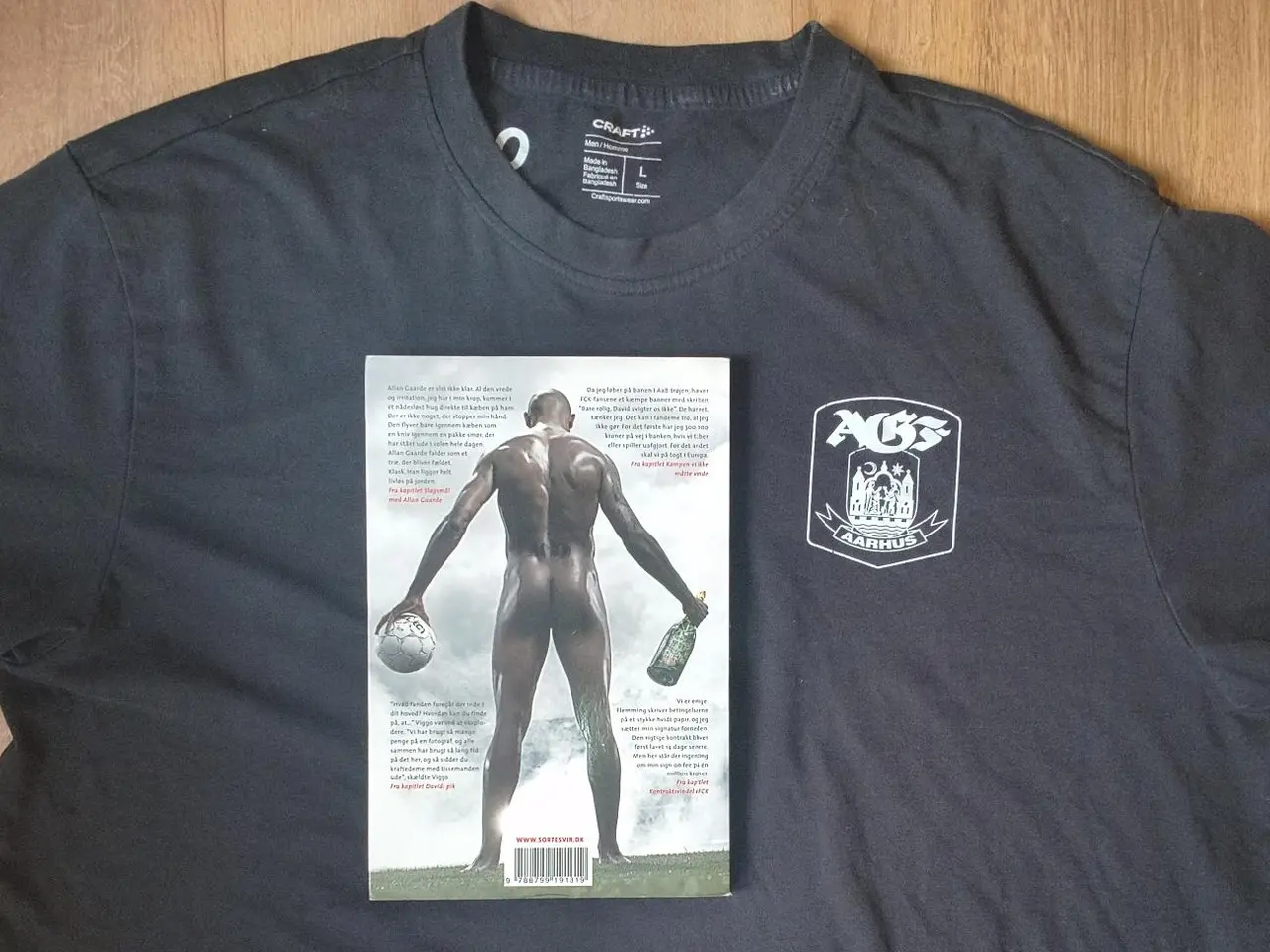 Billede 2 - AGF TSHIRT STR. L OG DAVID NIELSEN "SORTE SVIN"
