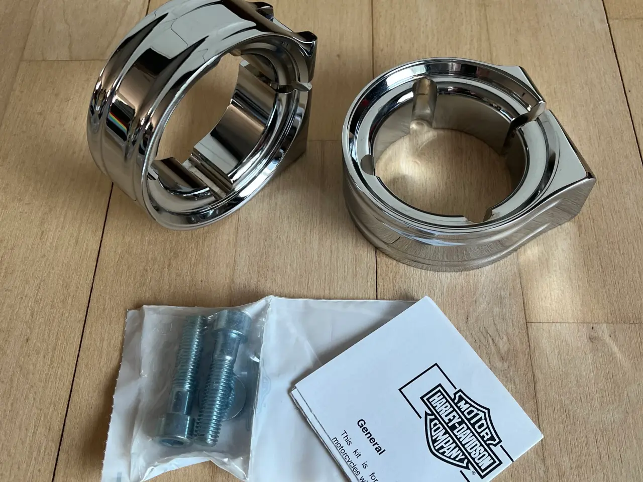 Billede 2 - Udstødnings clamps V-Rod