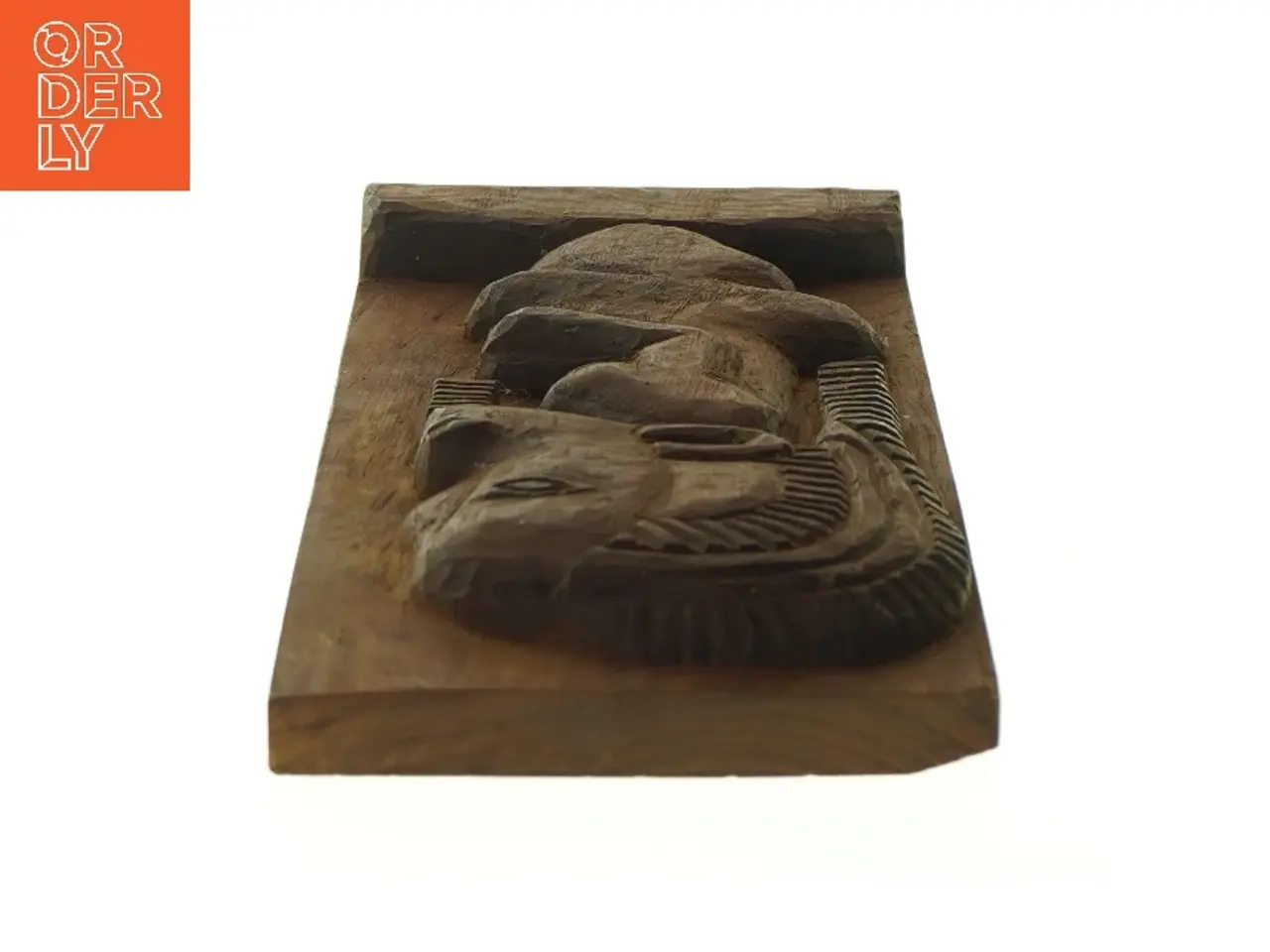 Billede 4 - Indskåret figur i træ (str. LBH 13,5x3,5x37 cm)