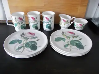 Krus m.m. Redoute roses fra Roy Kirkham