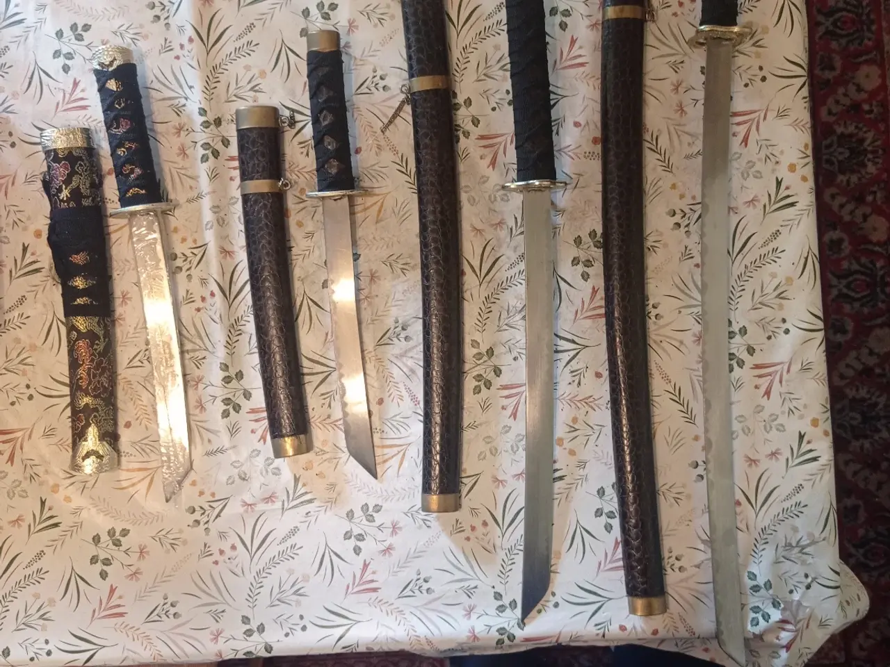 Billede 8 - Sværd og knive til udstilling