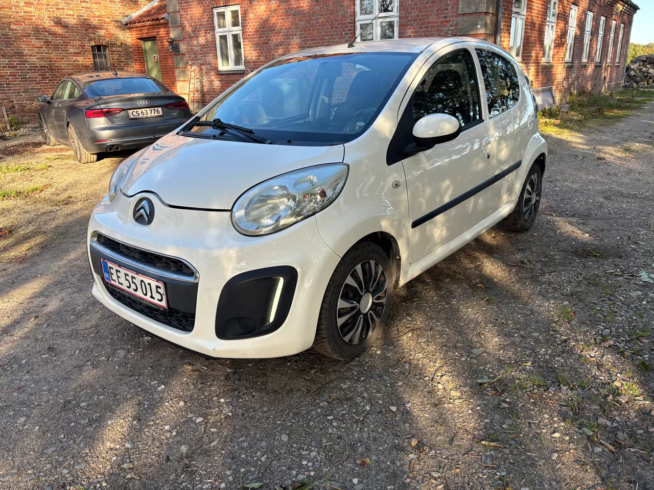 Billede 1 - Velkørende og nysynet Citroen C1 fra 2012