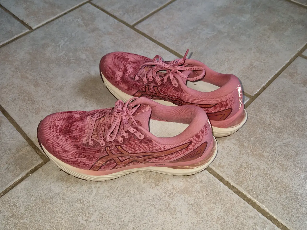 Billede 1 - Løbesko asics