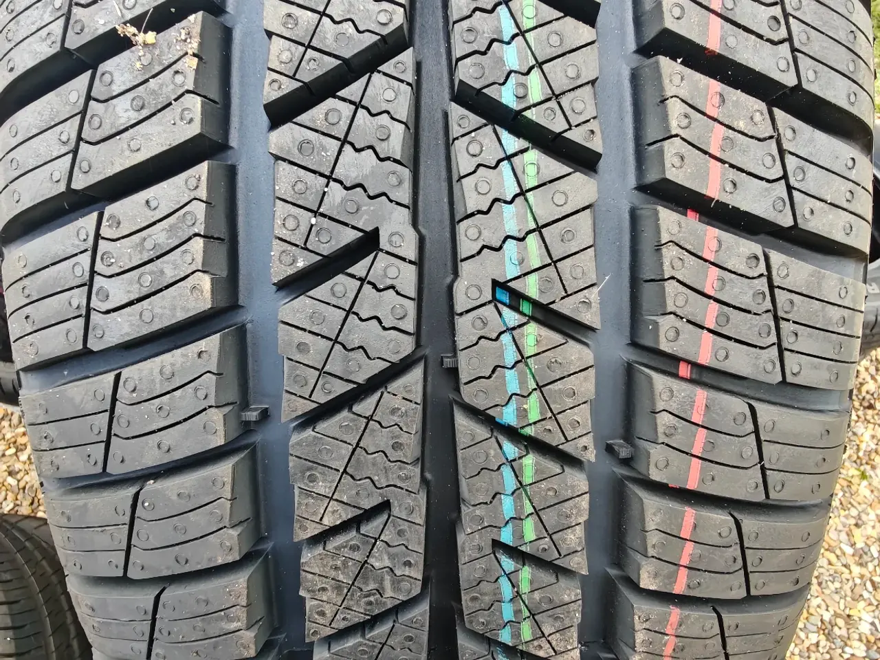 Billede 3 - 225/60-18