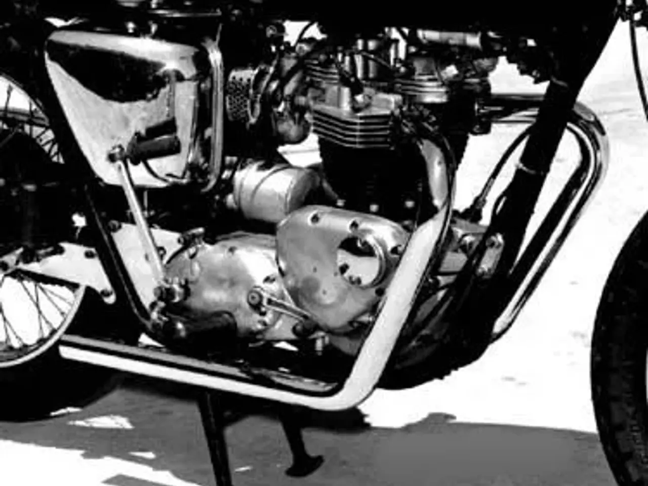 Billede 2 - Triumph pipes/forrør 1 3/4"og alu clamps