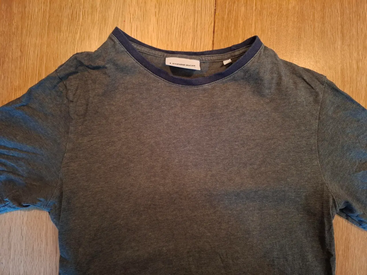 Billede 2 - T-shirts størrelse S