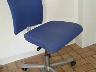 Häg kontorstol