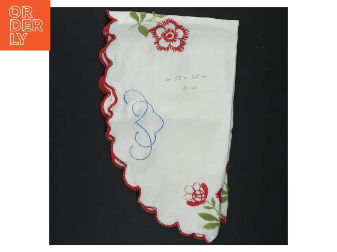 Billede 1 - Broderet dug med blondekant (str. 58 x 35 cm)
