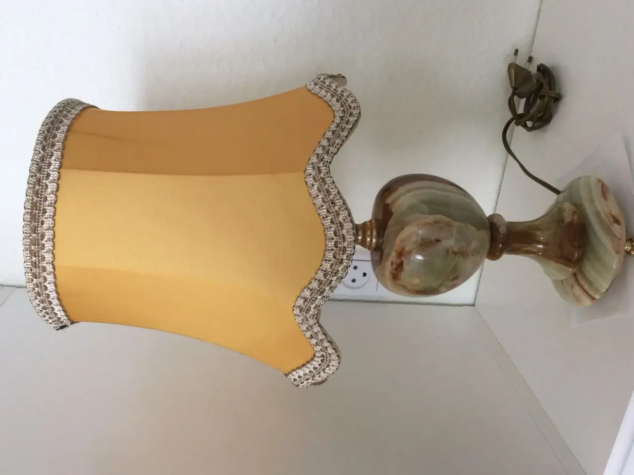 Billede 1 - Flot Gammel Bordlampe med Skærm.