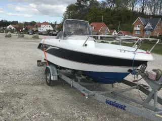 Finnmaster styrepultsbåd