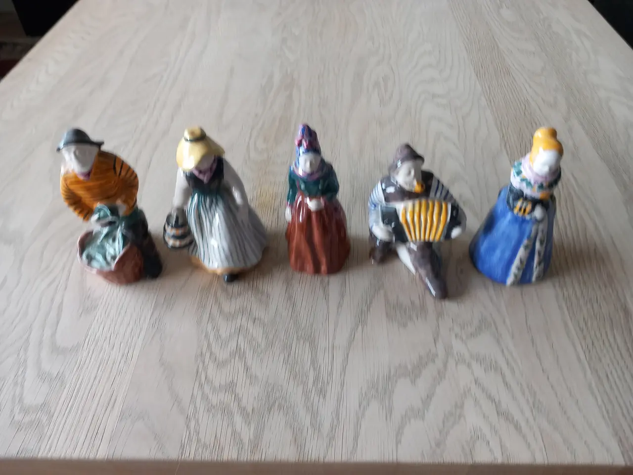 Billede 1 - 5 Søholm egnsfigurer stemplet og nummererede