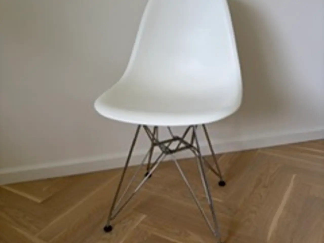 Billede 1 - Vitra Eames Plastic Chair spisebordsstol hvid
