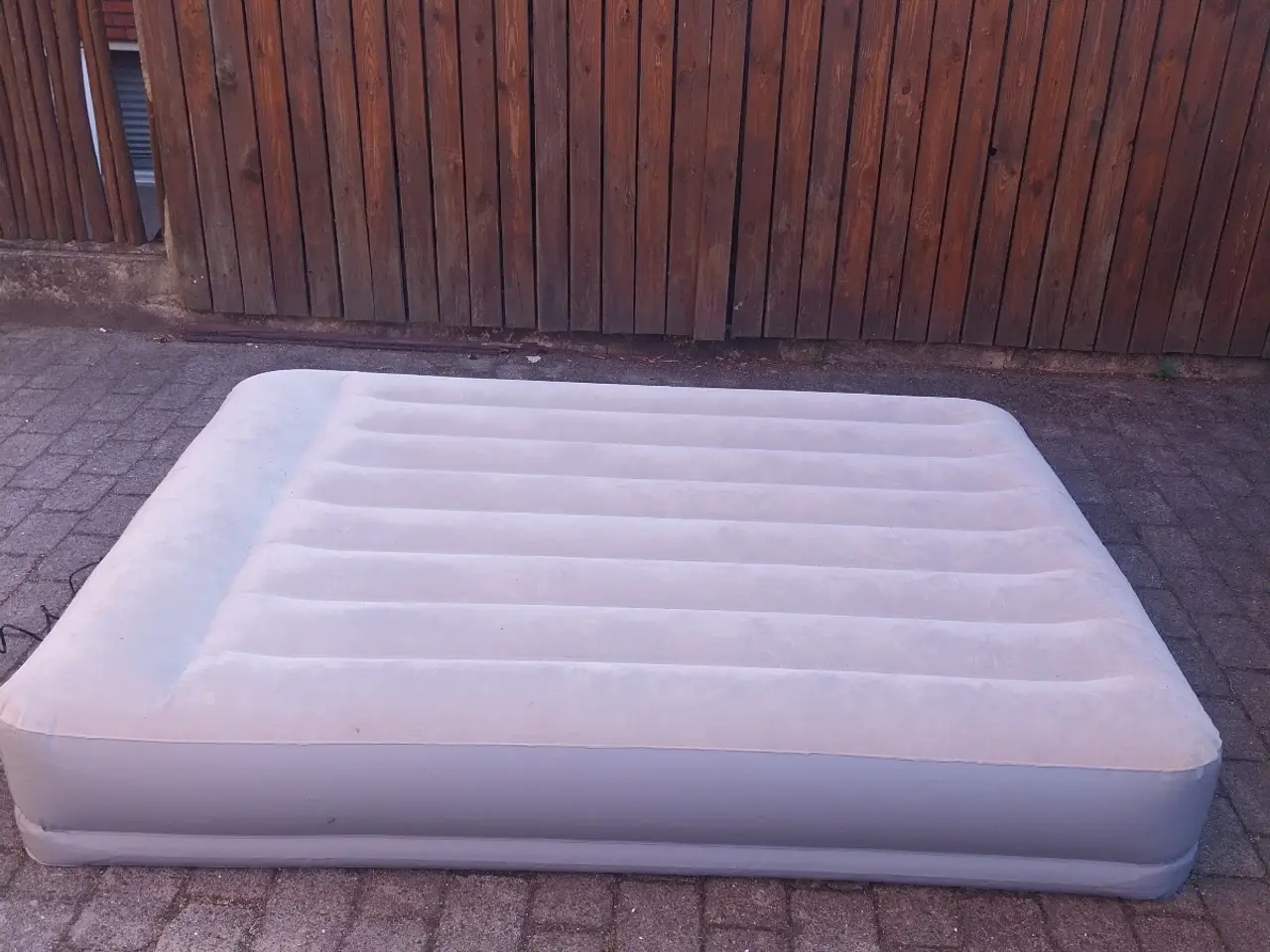 Billede 5 - Intex luftmadras med pumpe