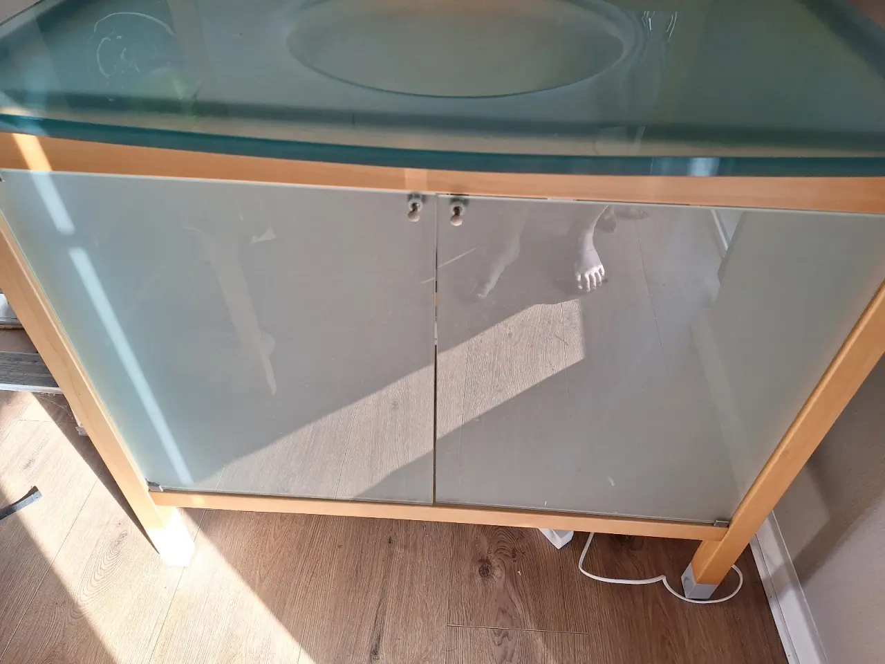 Billede 5 - Badeværelsemøbel i glas med spejl