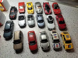 20 stk Burago biler str 1/43 samlet pris 600 kr