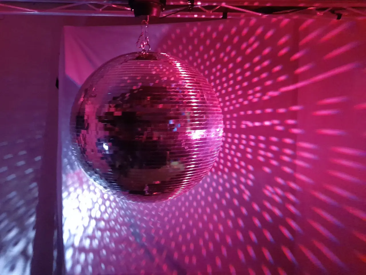 Billede 13 - Udlejes - 50cm. DISCOKUGLE, SPEJLKUGLE, MIRRORBALL