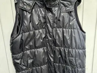 Sort dyne vest