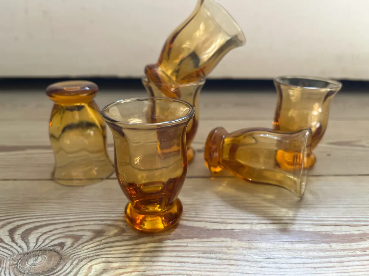 Billede 1 - 6 smukke ravfarvet snapseglas
