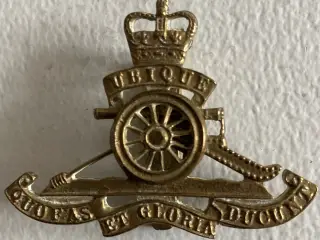 Kasket mærke Royal Artillery