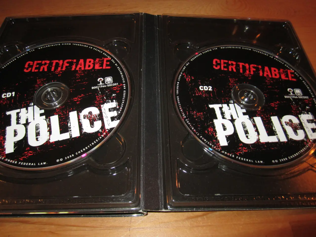 Billede 4 - THE POLICE. Certifiable. BOKS.