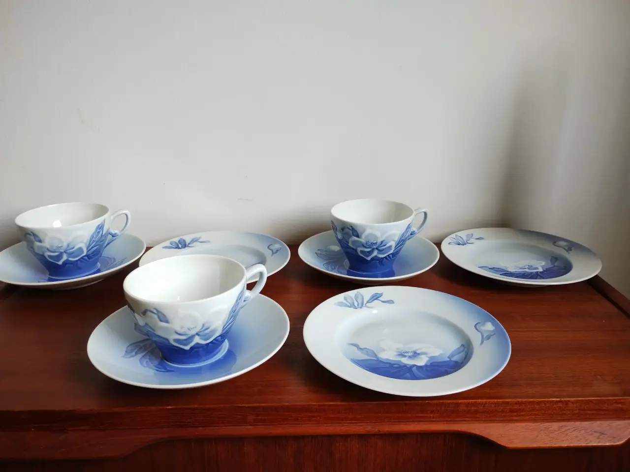 Billede 2 - B&G julerose kaffestel