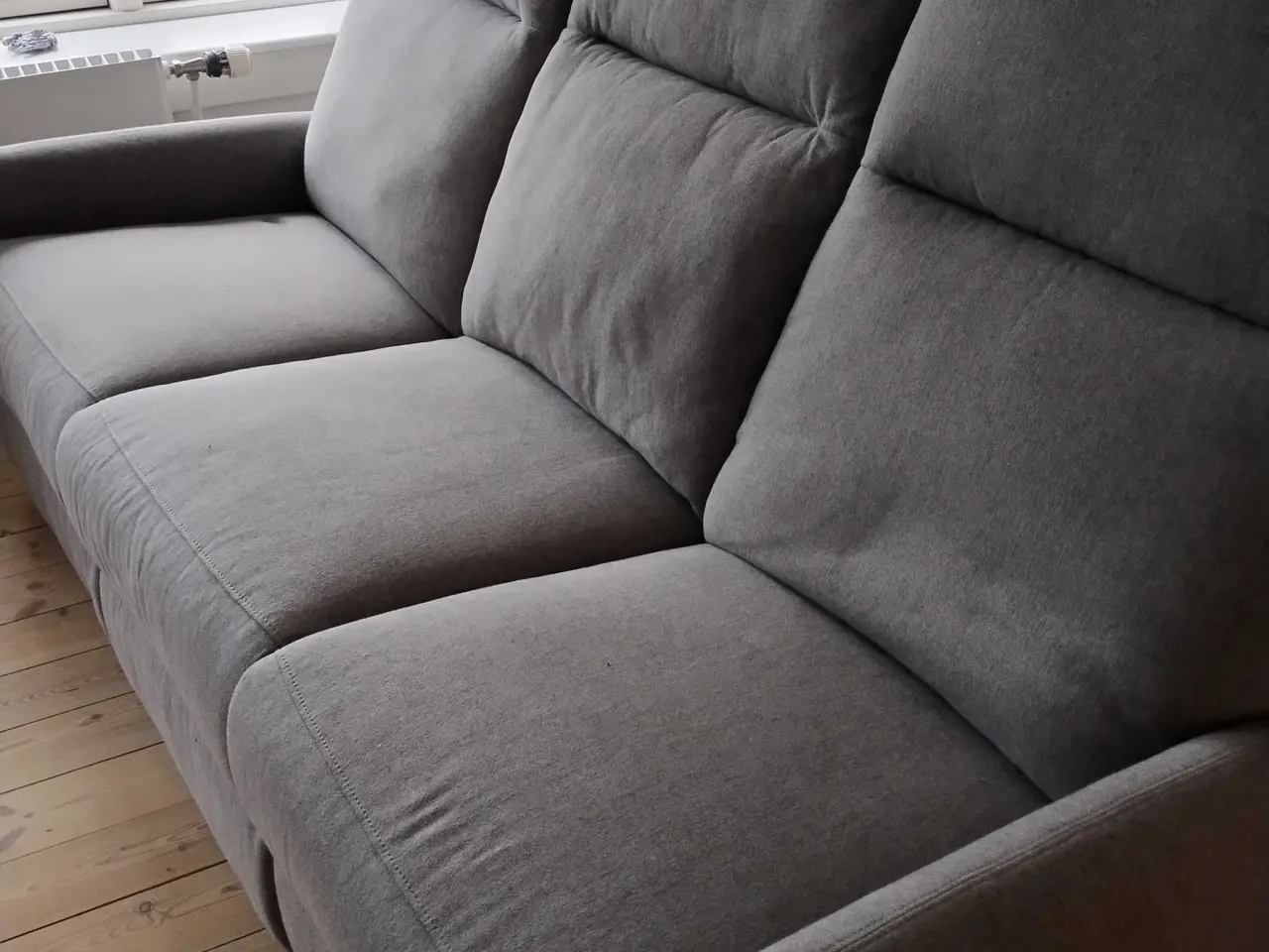 Billede 1 - Sofa VONSILD 3-pers. elektrisk lysegrå