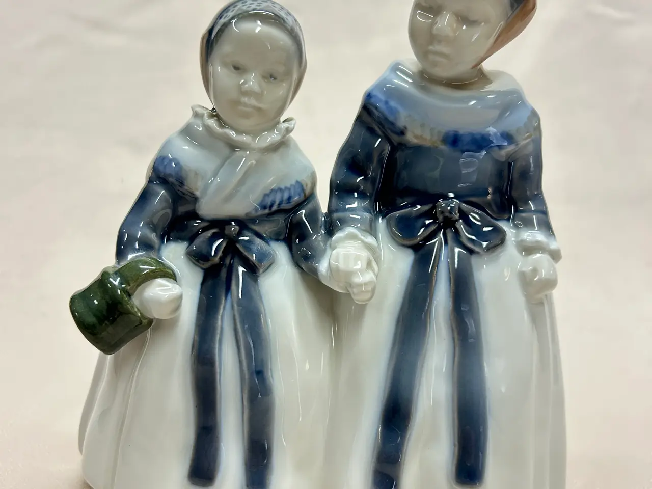 Billede 1 - Royal Copenhagen figur – Amagerpiger.