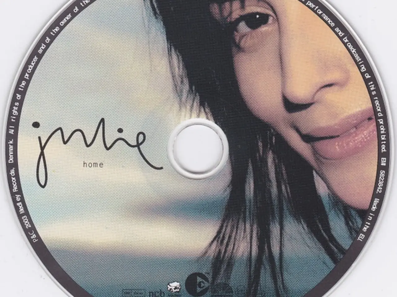 Billede 3 - Julie – Home – CD