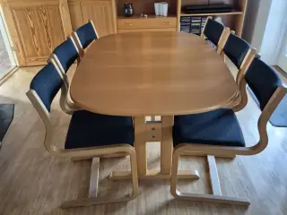 Spisebord i bøg