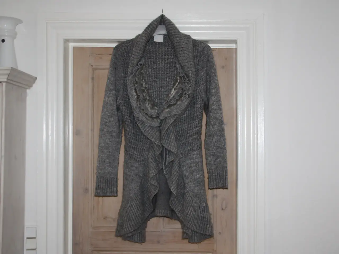 Billede 1 - Cardigan In Front str. S 70% acrylic 30% wool
