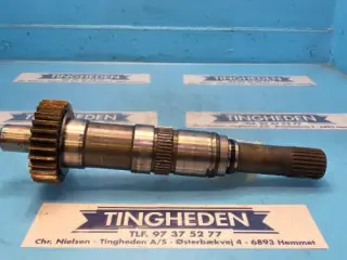 Ford 8340 Aksel F0NN7061CE