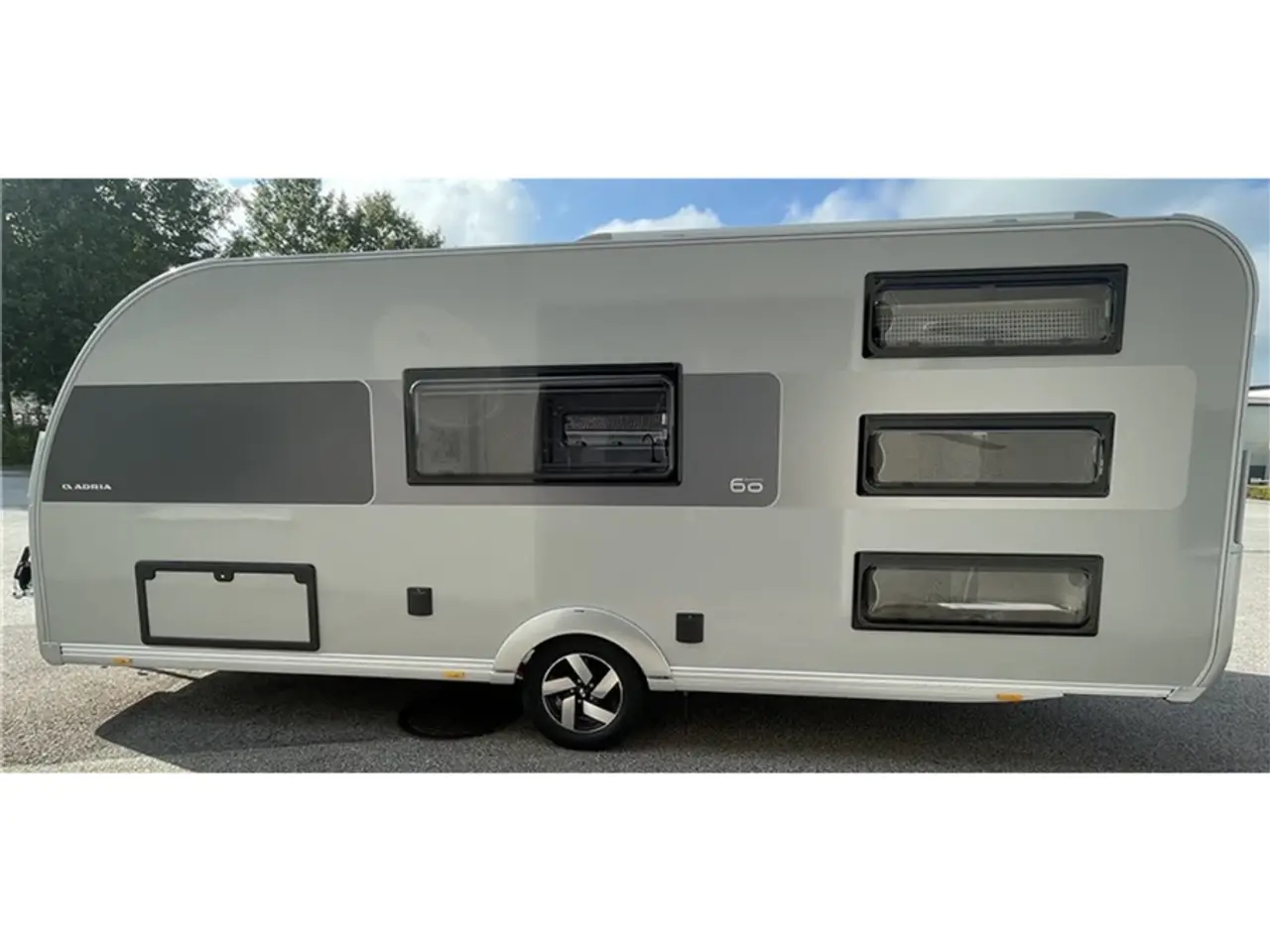 Billede 1 - 2026 - Adria Altea 552 PK 60Y Selection   RESERVERET - Adria Altea 552 PK 60Y Selection – jubilæums-køjevogn med stil!