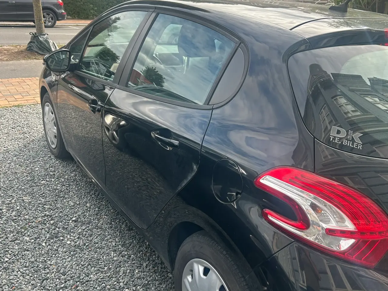 Billede 2 - Velholdt Peugeot 208 sælges