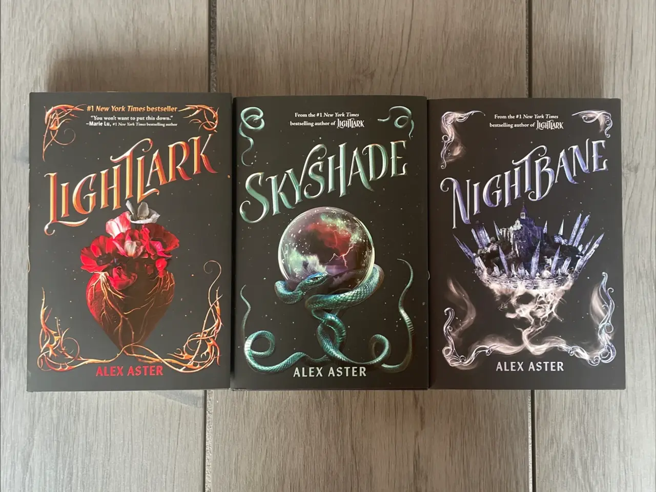Billede 1 - Lightlark Saga Box Set