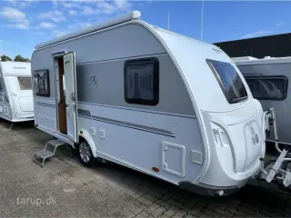 2013 - Knaus Sport 450 FU Fast monteret Thule markise, rundsiddegruppe, mover, Isabella sunshine, stabilisator, aircondition, varmtvand, udvendigt gasudtag og EL.
