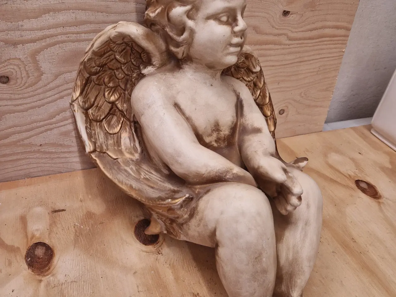 Billede 5 - Siddende engel 49 cm høj